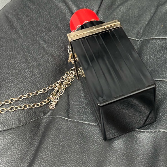 Elegant Lipstick-Shaped Purse with Chain Crossbody Bag - Picture 3 of 5